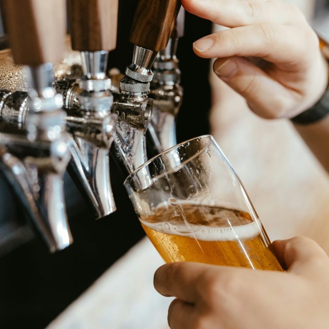 Instalacion | Beerplease https://beer-please.com/wp-content/uploads/2026/03/travis-fish-p_Z7UOqYrlA-unsplash-640x640.jpg